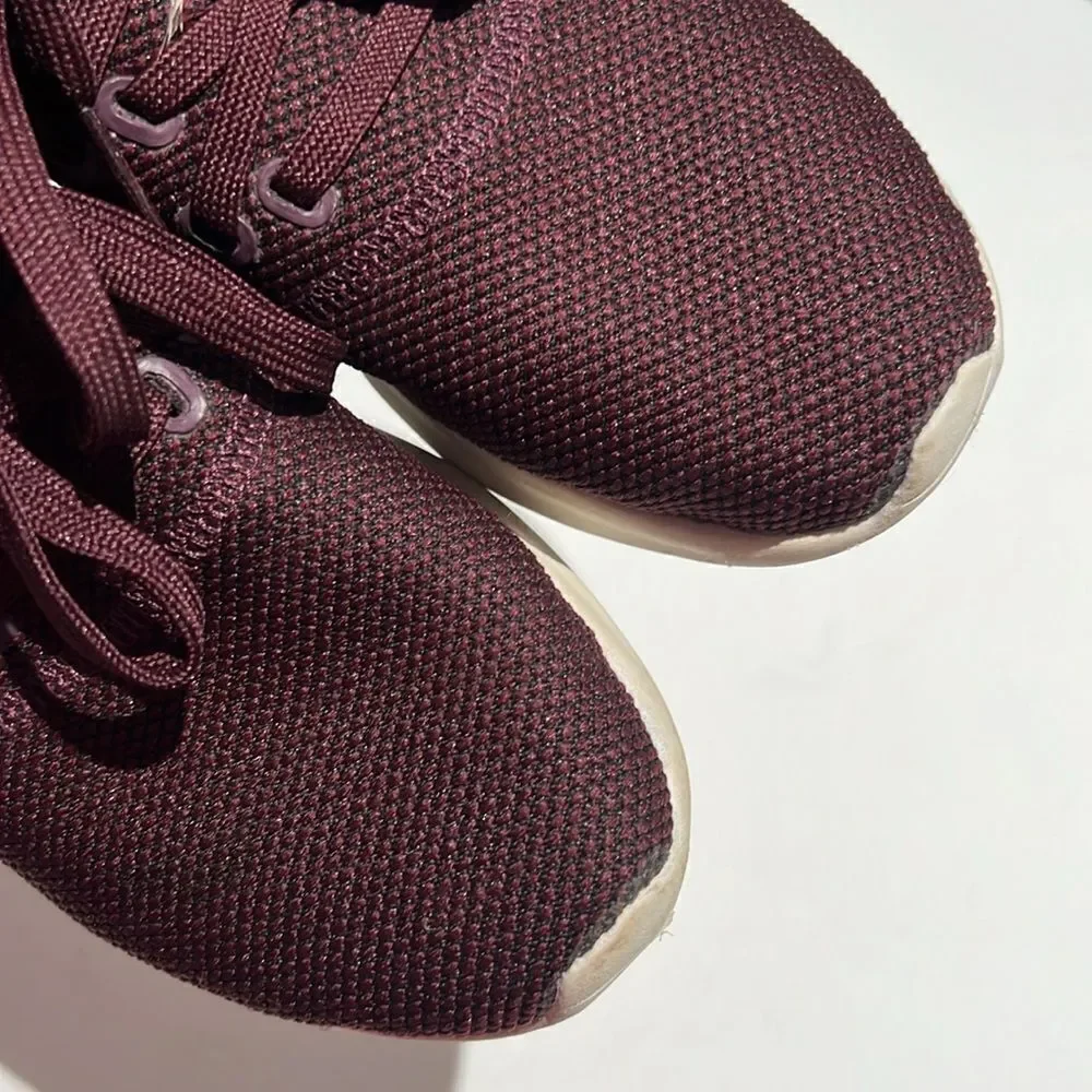 Adidas CLOUDFOAM Burgundy Tennis Shoe‎ Size 6.  B60